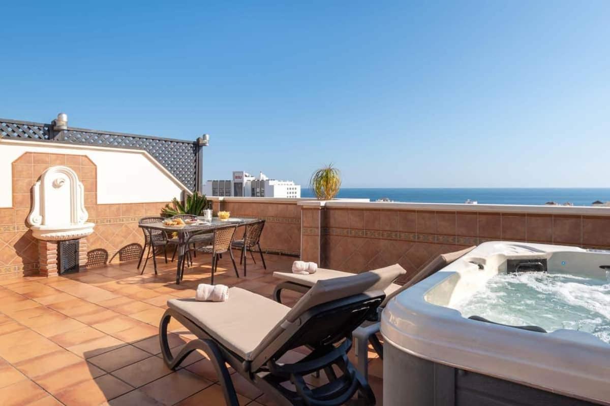 Apartament Stunning Penthouse In The Centre Of Nerja